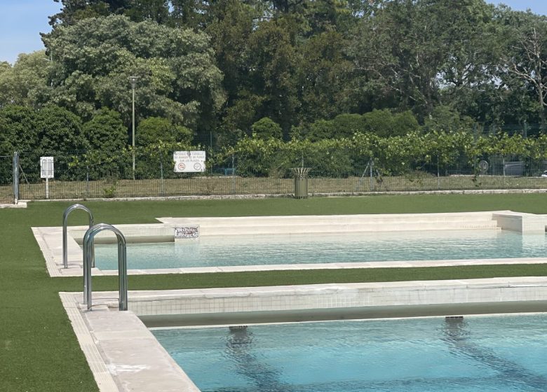 Uzès municipal pool
